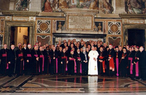 Chiara Lubich (Dios ha querido traer un carisma nuevo a la humanidad)